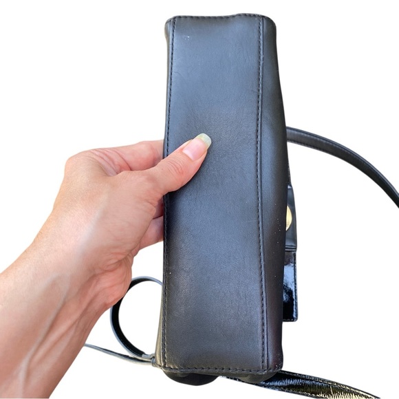 Kate spadeCrossbody Bag with Gold-Toned Hardware - Picture 6 of 8